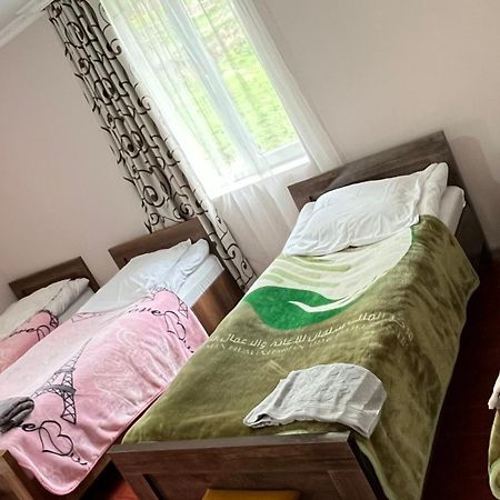 Ciuri'S Guesthouse Zhabeshi Экстерьер фото