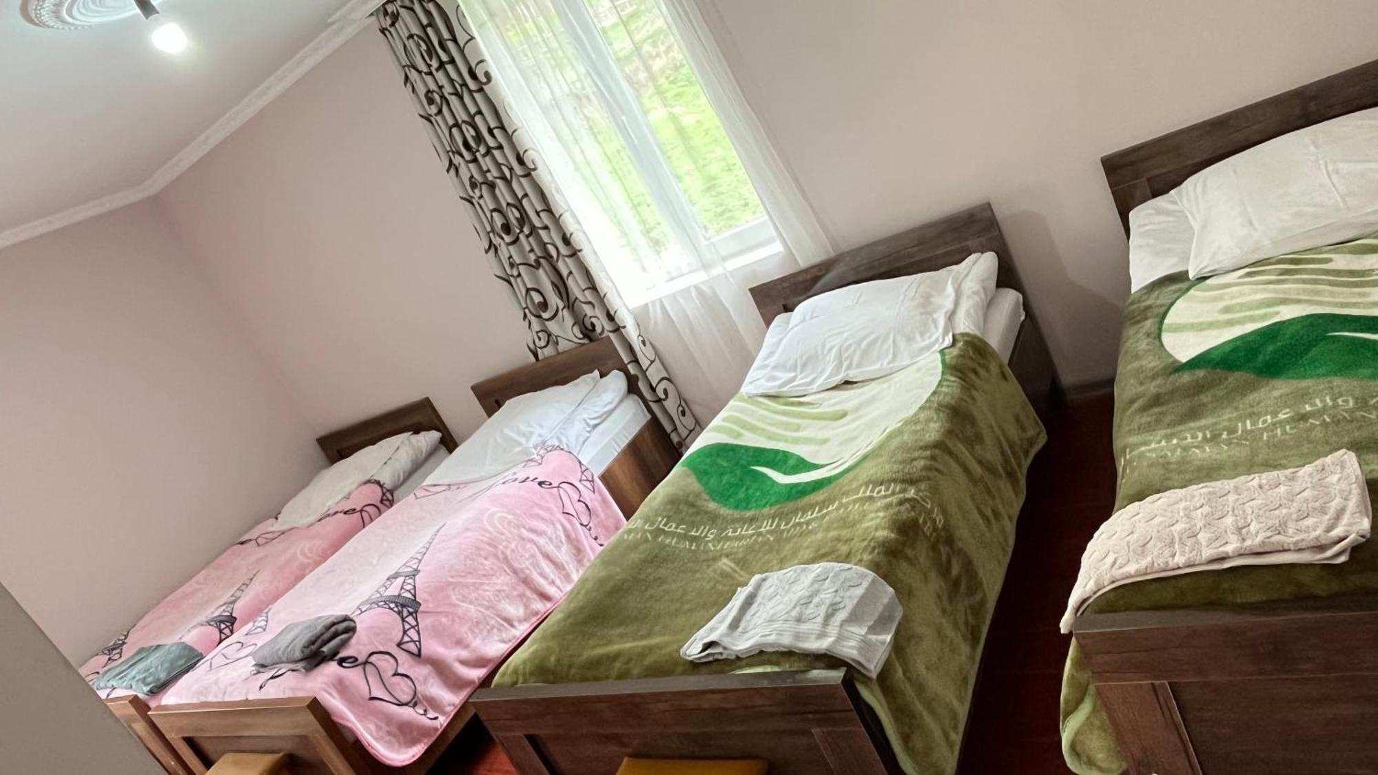 Ciuri'S Guesthouse Zhabeshi Экстерьер фото