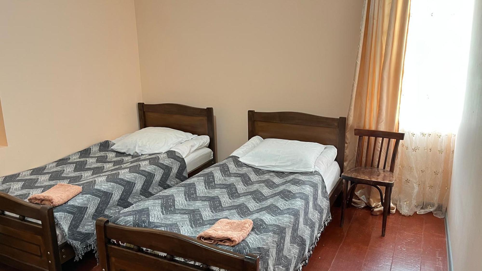 Ciuri'S Guesthouse Zhabeshi Экстерьер фото