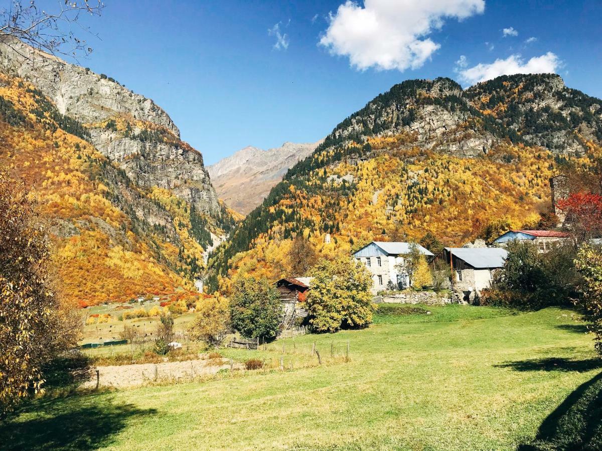 Ciuri'S Guesthouse Zhabeshi Экстерьер фото