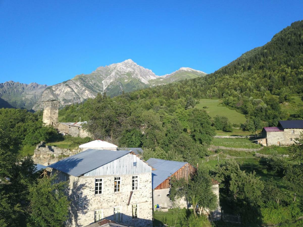 Ciuri'S Guesthouse Zhabeshi Экстерьер фото