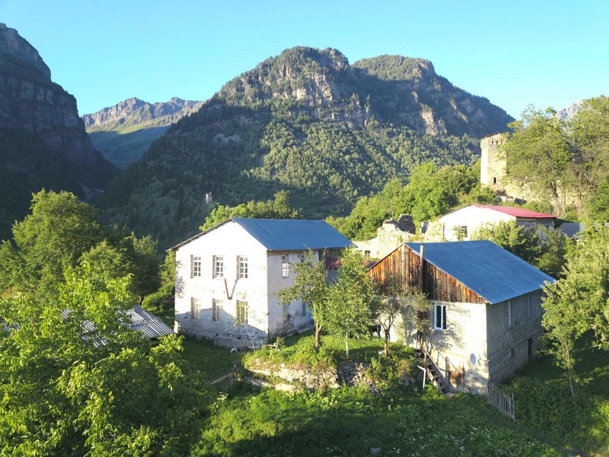 Ciuri'S Guesthouse Zhabeshi Экстерьер фото